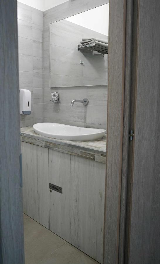 Nitto House Hotel Bari Bagian luar foto
