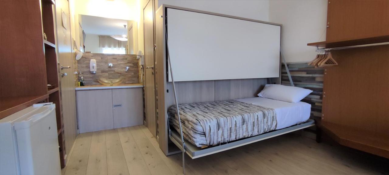 Nitto House Hotel Bari Bagian luar foto