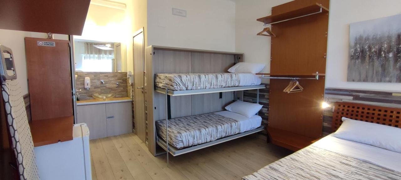 Nitto House Hotel Bari Bagian luar foto