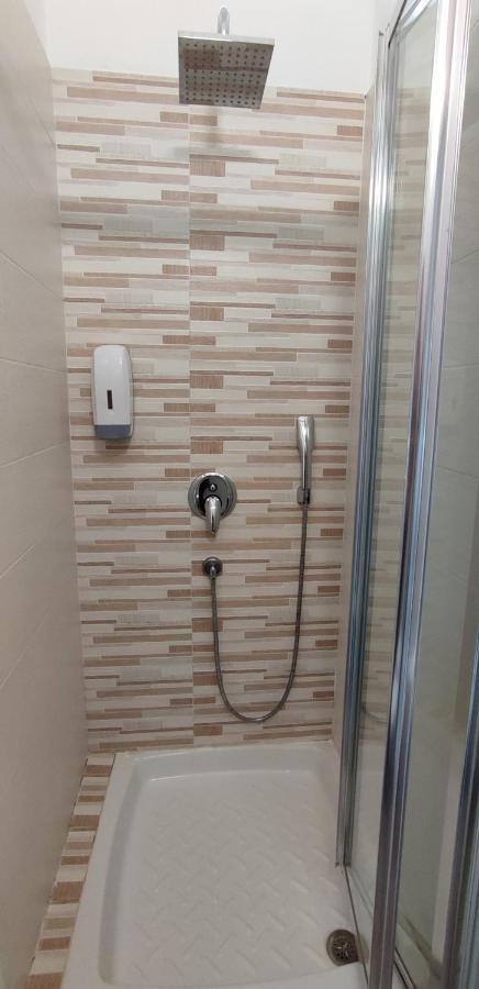 Nitto House Hotel Bari Bagian luar foto