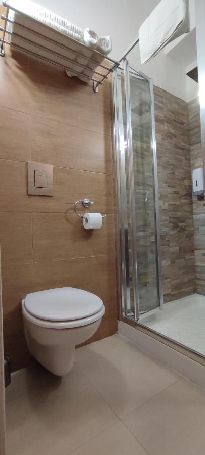 Nitto House Hotel Bari Bagian luar foto