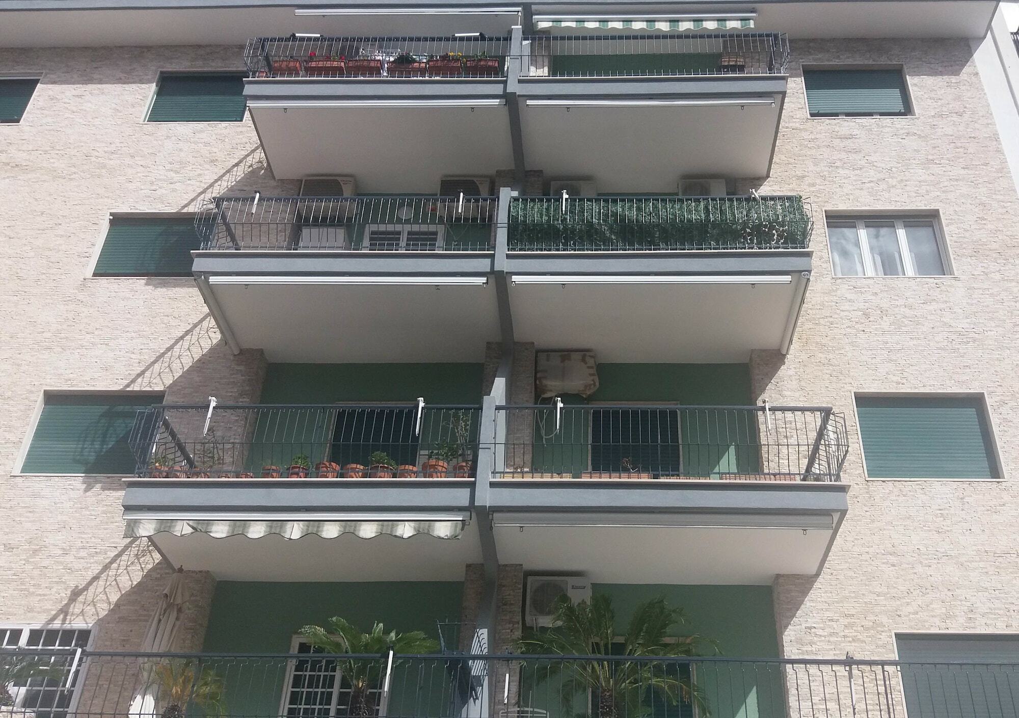 Nitto House Hotel Bari Bagian luar foto